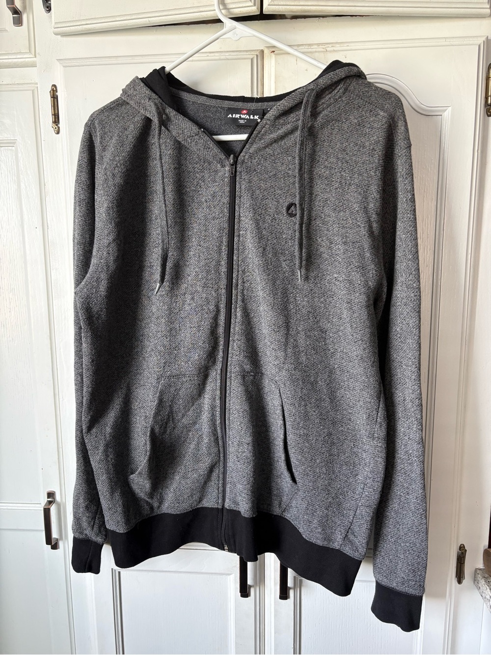 Airwalk Men's Charcoal Gray Zip-Up Hoodie Sweater